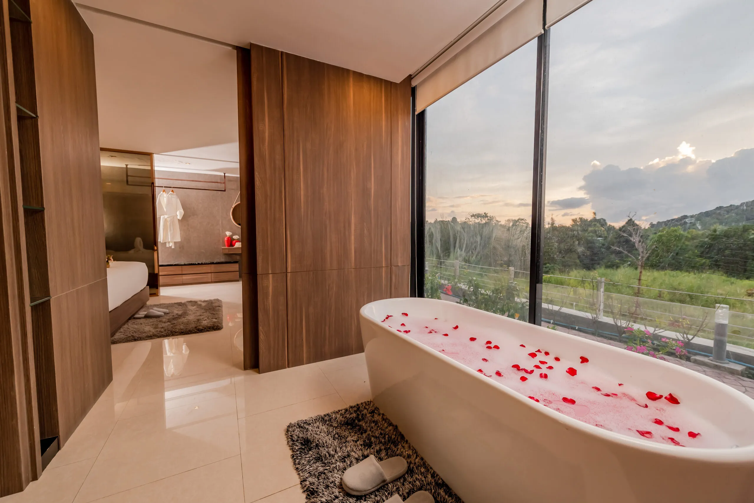 Duplex Loft With Pool Access In Patong