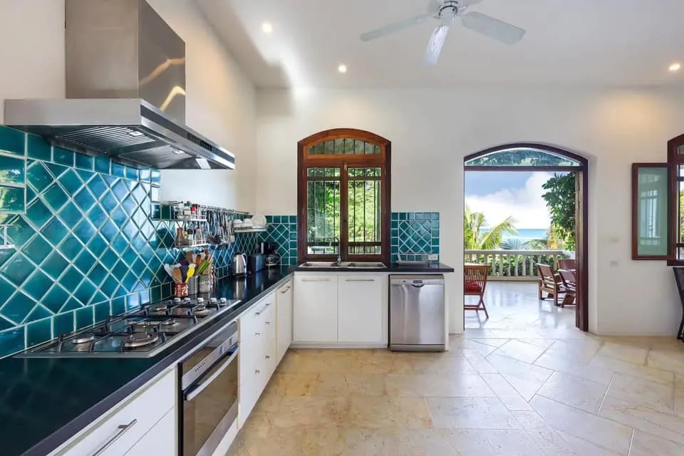 Beachfront Luxury Villa in Ao Yon