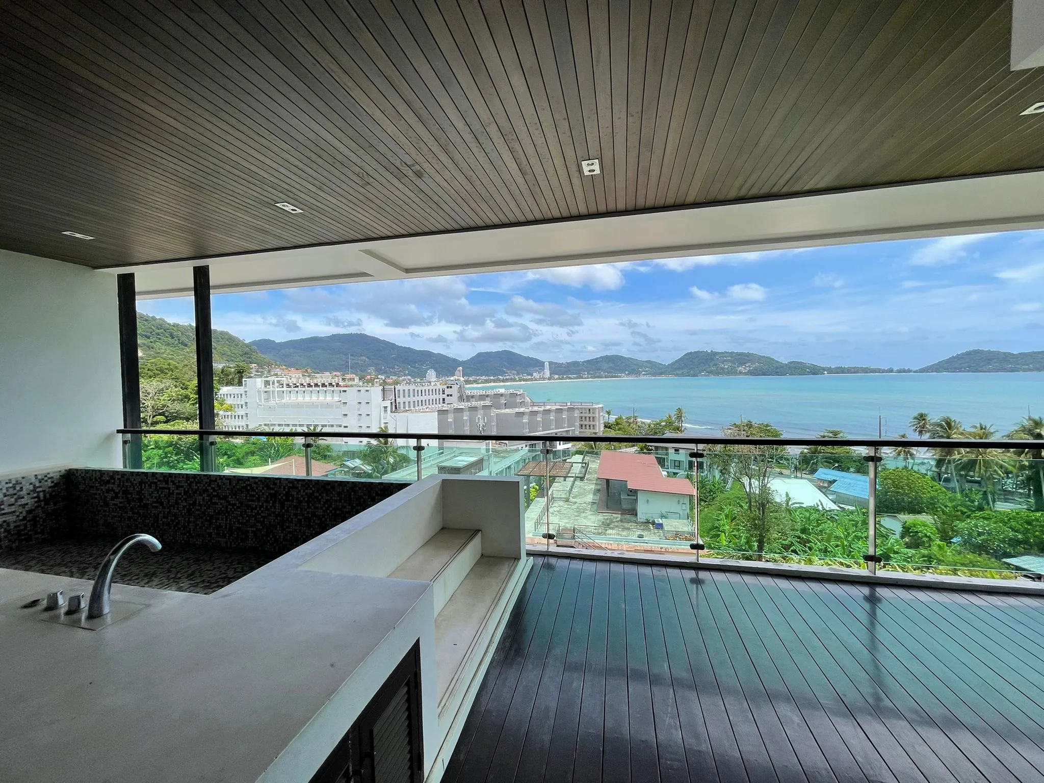 3 Bedroom Sea View Apartment In Kalim